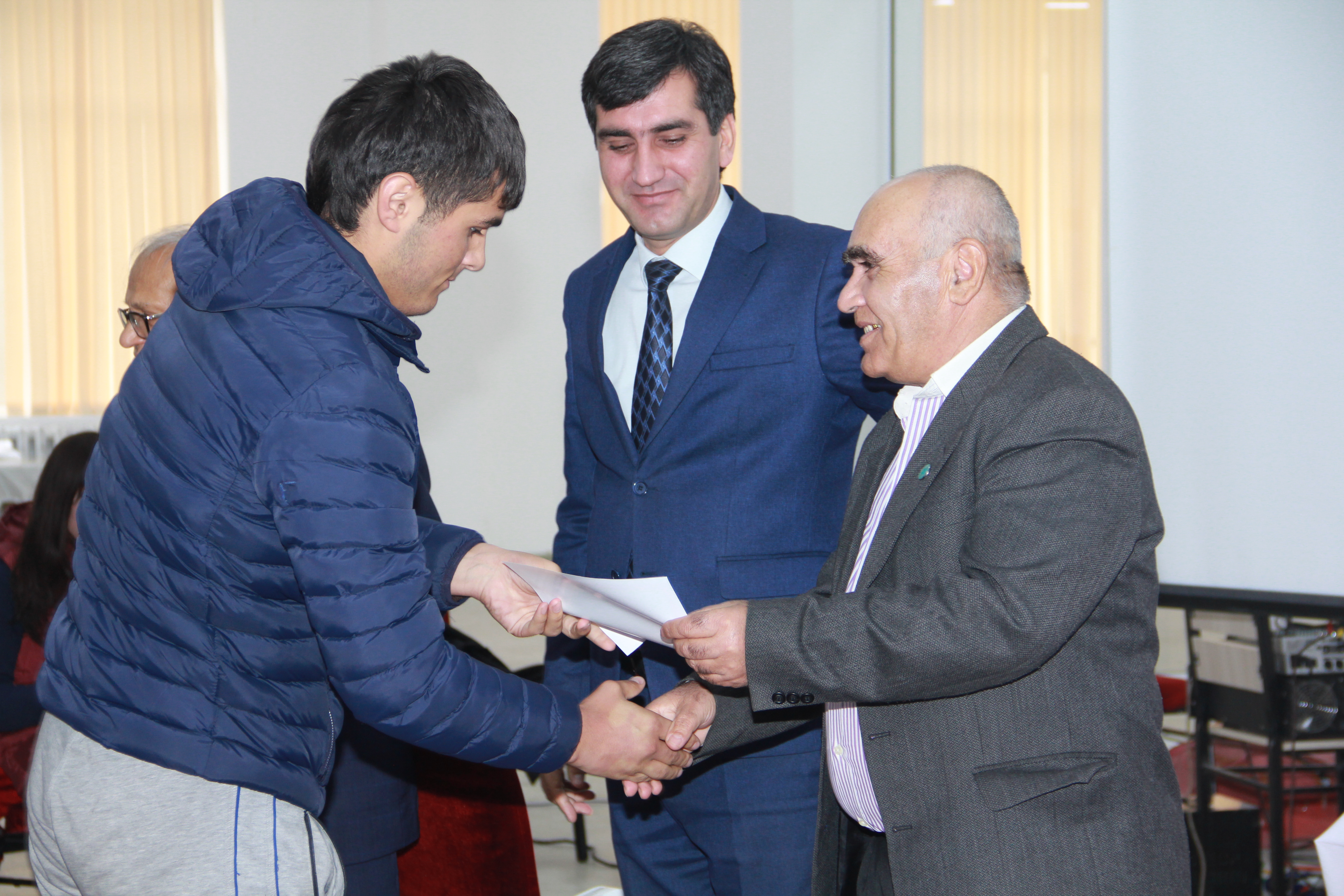 Тақдими Дастгирии маблағи таҳсил